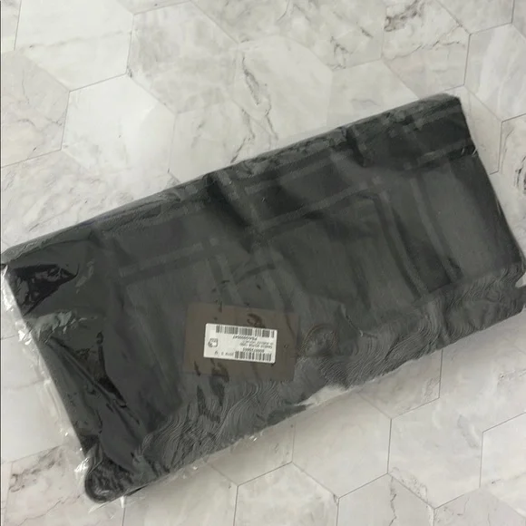 $1,100 New Authentic GUCCI Wool Silk GG Monogram Diamante Plaid Shawl Black